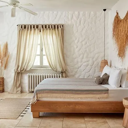 Villa Luxurious With Pool In The Center Of Alacati