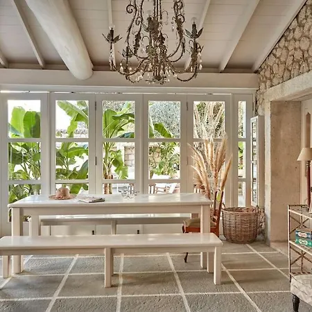 Luxurious With Pool In The Center Of Alacati * Cesme